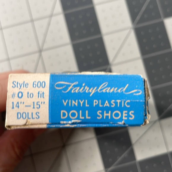 Vintage doll shoes and skates, white vinyl ice skates / black vinyl shoes - Picture 13 of 13